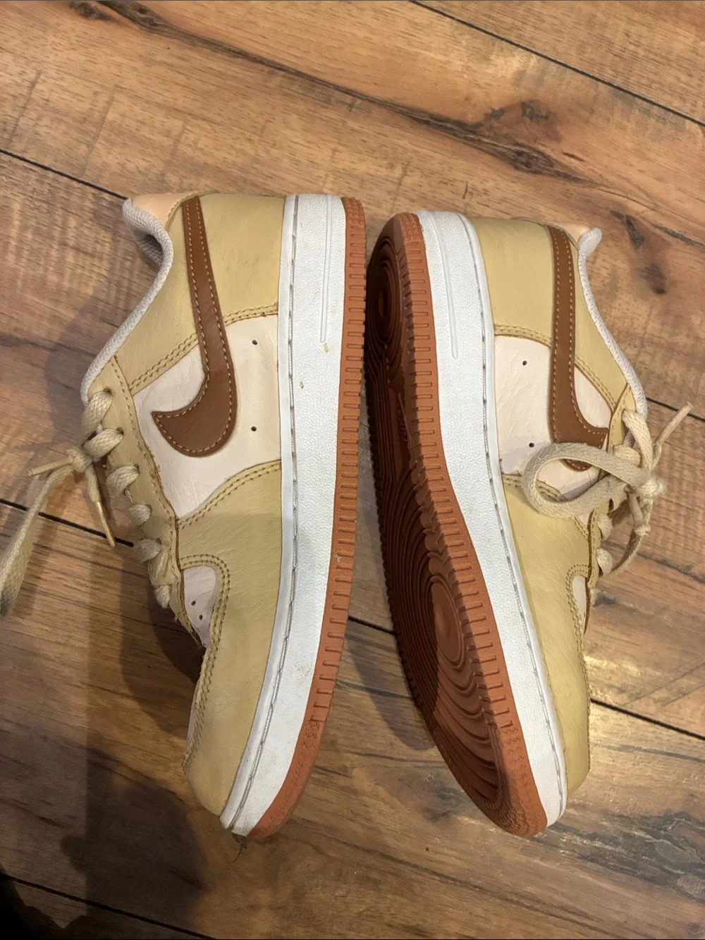 Nike kids low